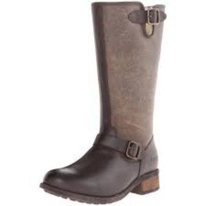 Ugg Chancery Boots Leather Stout